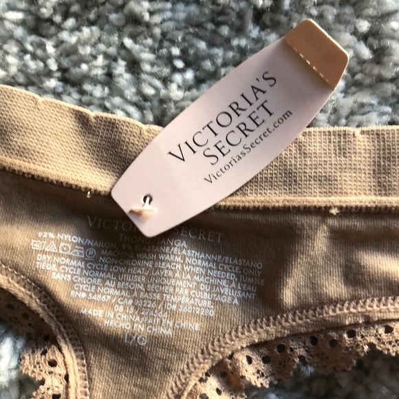 NWT Victoria’s Secret thong size L - Picture 3 of 4